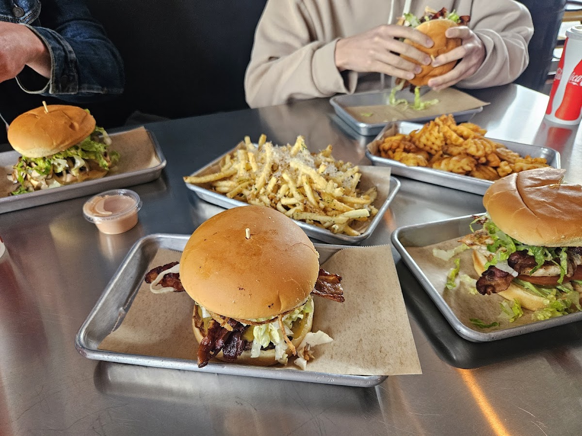 Blu Burgers & Brew-1